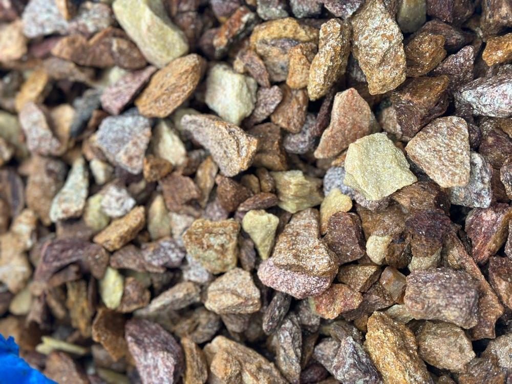 Златолит персиковый декоративная каменная крошка купить в Красновишерске