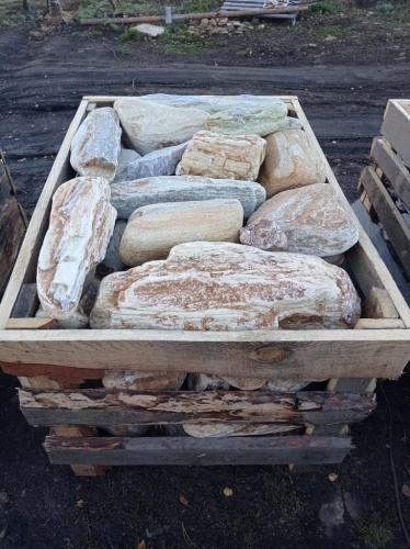 Златолит жёлтый, жёлто-зелёный глыбки и валуны для ланшафтного дизайна купить в Красновишерске