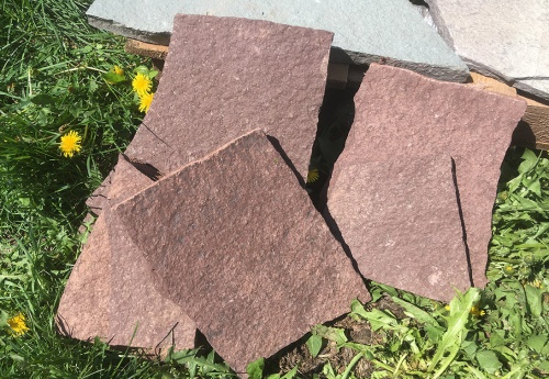 Плитняк лемезит бордовый для цоколя 1,5-2 см купить в Красновишерске