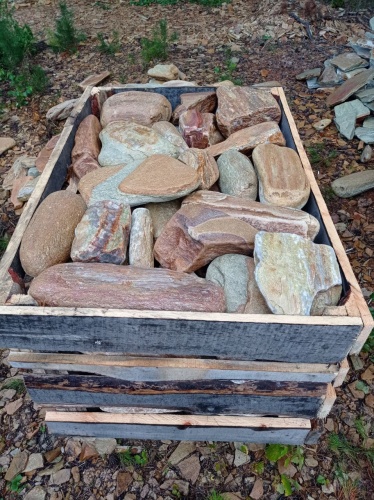 Златолит жёлтый, жёлто-зелёный глыбки и валуны для ланшафтного дизайна купить в Красновишерске