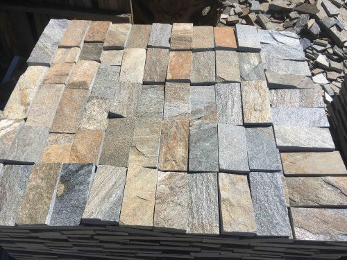 Плитка пилёная златолит Уральский для цоколя, отмостки купить в Красновишерске