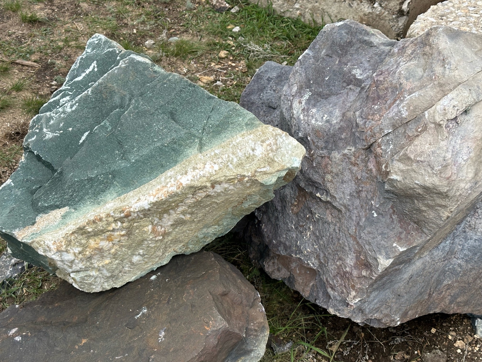 Камни для ландшафтного дизайна зелёные 10-60 килограмм купить в Красновишерске