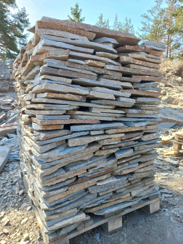 Плитняк златолит серебристый для цоколя, отмостки купить в Красновишерске