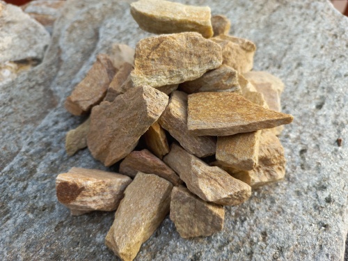 Златолит жёлтый декоративная каменная крошка купить в Красновишерске