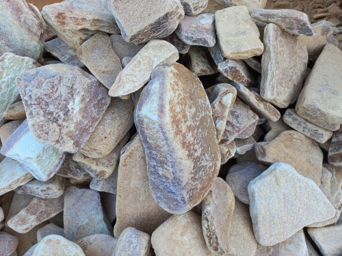 Златолит жёлтый, жёлто-зелёный глыбки и валуны для ланшафтного дизайна купить в Красновишерске