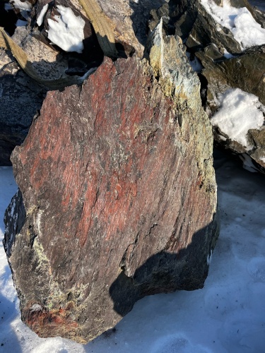 Ландшафтные глыбы красно-фиолетовые 200-1000 килограмм купить в Красновишерске