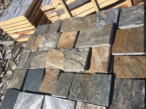 Плитка пилёная златолит Уральский для цоколя, отмостки купить в Красновишерске