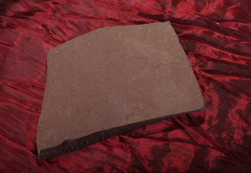 Плитняк лемезит бордовый для цоколя 1,5-2 см купить в Красновишерске