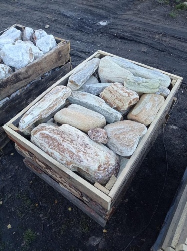 Златолит жёлтый, жёлто-зелёный глыбки и валуны для ланшафтного дизайна купить в Красновишерске