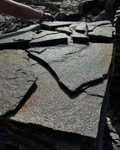 Плитняк златолит серебристый для фасада купить в Красновишерске