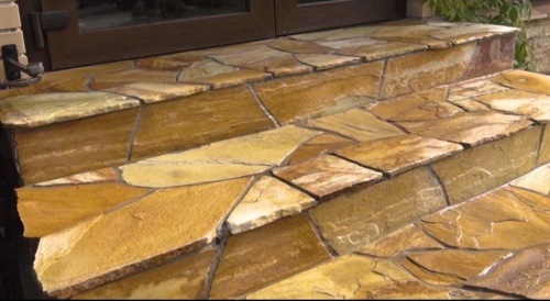 Плитняк златолит жёлтый золотистый для отмостки купить в Красновишерске