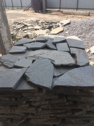 Златолит серебристый галтованный для лестниц купить в Красновишерске